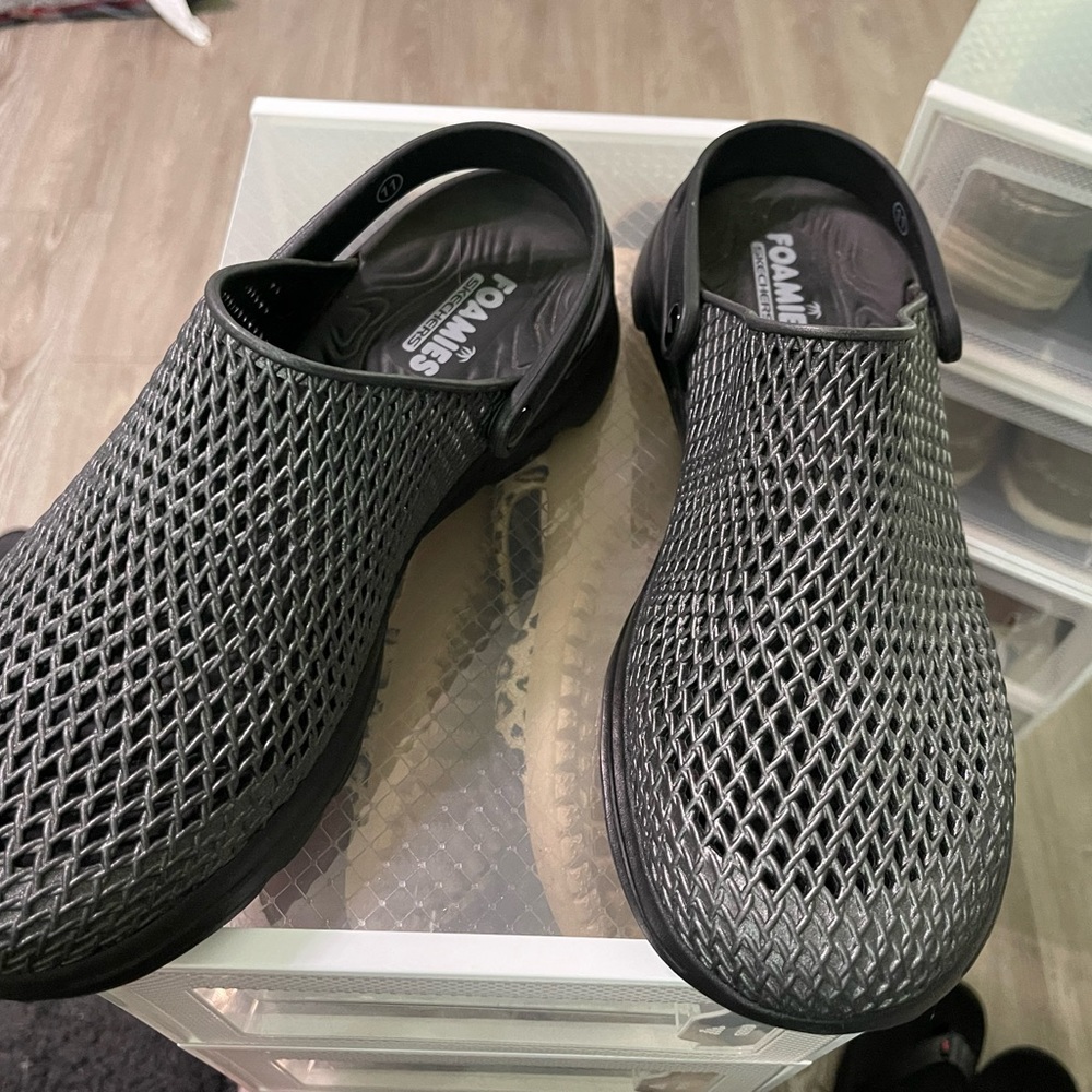 Skechers “foamies” - Picture 5 of 5
